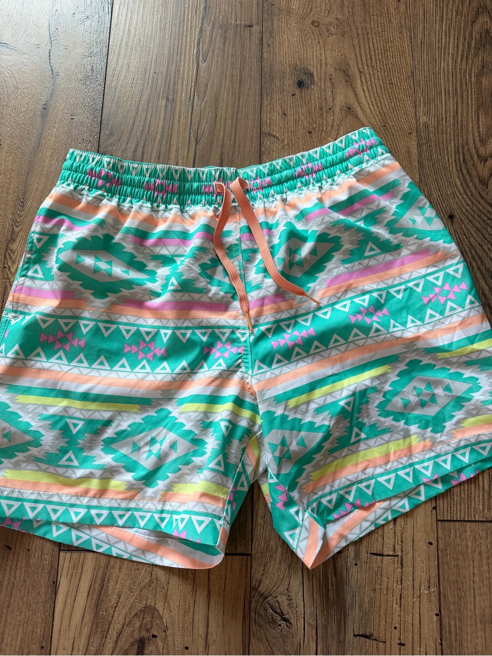 Men’s Chubbies 5.5" Inseam Swim Trunks – Size Medium – Like New